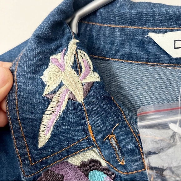 NWT Davi & Dani Denim Embroidered Shirt Dress Cotton Chambray Bird Pockets Small - Picture 10 of 15